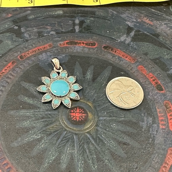 ENAMEL and metal flower pendant GUC - Picture 2 of 7